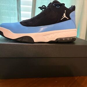 Air Jordan Max Aura 2 Black and Blue Sneakers